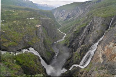 Vringsfossen şelalesi Norveç 'in Vestland ilçesindeki Eidfjord belediyesine bağlı.