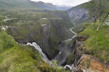 Vringsfossen şelalesi Norveç 'in Vestland ilçesindeki Eidfjord belediyesine bağlı.