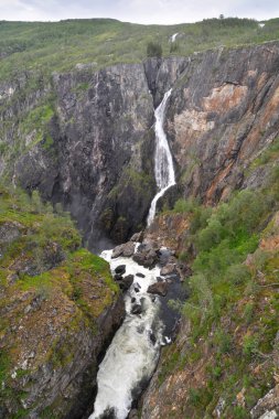Vringsfossen şelalesi Norveç 'in Vestland ilçesindeki Eidfjord belediyesine bağlı.