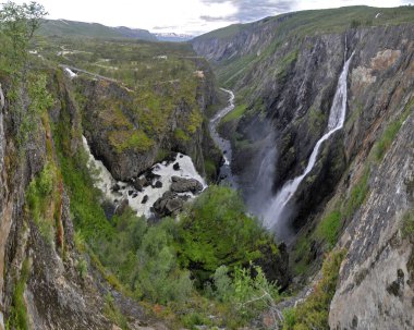 Vringsfossen şelalesi Norveç 'in Vestland ilçesindeki Eidfjord belediyesine bağlı.