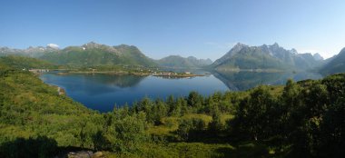    Lofoten - Norveç 'in Nordland ilçesinde bir takımada ve geleneksel bir bölge                            