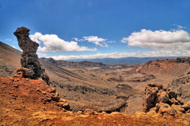 Yeni Zelanda 'daki Tongariro Ulusal Parkı' nda Tongariro Alp Parkı..