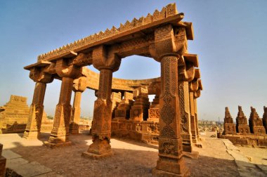 Pakistan 'ın Sindh eyaletindeki Karaçi' nin doğusundaki Chaukhandi mezarları.