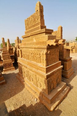 Pakistan 'ın Sindh eyaletindeki Karaçi' nin doğusundaki Chaukhandi mezarları.
