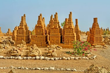 Pakistan 'ın Sindh eyaletindeki Karaçi' nin doğusundaki Chaukhandi mezarları.