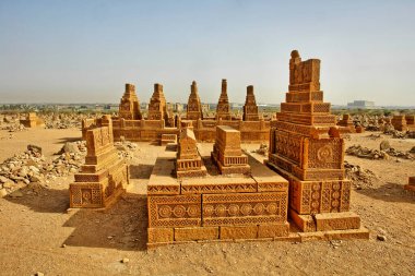 Pakistan 'ın Sindh eyaletindeki Karaçi' nin doğusundaki Chaukhandi mezarları.