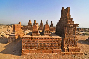 Pakistan 'ın Sindh eyaletindeki Karaçi' nin doğusundaki Chaukhandi mezarları.