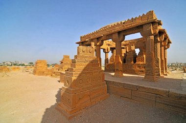 Pakistan 'ın Sindh eyaletindeki Karaçi' nin doğusundaki Chaukhandi mezarları.