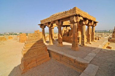 Pakistan 'ın Sindh eyaletindeki Karaçi' nin doğusundaki Chaukhandi mezarları.