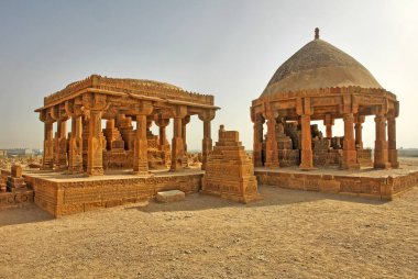 Pakistan 'ın Sindh eyaletindeki Karaçi' nin doğusundaki Chaukhandi mezarları.
