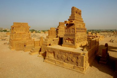 Pakistan 'ın Sindh eyaletindeki Karaçi' nin doğusundaki Chaukhandi mezarları.