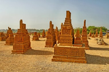     Pakistan 'ın Sindh eyaletindeki Karaçi' nin doğusundaki Chaukhandi mezarları.                     