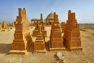     Pakistan 'ın Sindh eyaletindeki Karaçi' nin doğusundaki Chaukhandi mezarları.                     