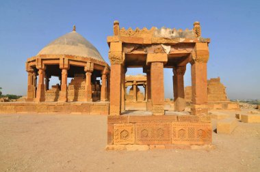     Pakistan 'ın Sindh eyaletindeki Karaçi' nin doğusundaki Chaukhandi mezarları.                     