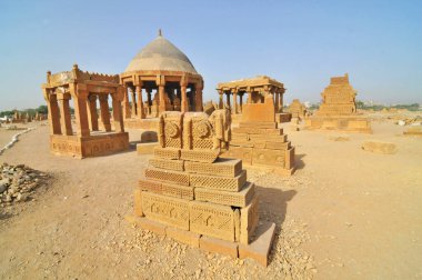     Pakistan 'ın Sindh eyaletindeki Karaçi' nin doğusundaki Chaukhandi mezarları.                     