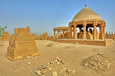     Pakistan 'ın Sindh eyaletindeki Karaçi' nin doğusundaki Chaukhandi mezarları.                     