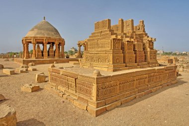     Pakistan 'ın Sindh eyaletindeki Karaçi' nin doğusundaki Chaukhandi mezarları.                     