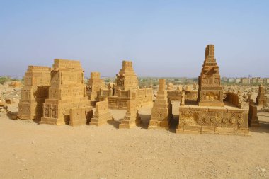     Pakistan 'ın Sindh eyaletindeki Karaçi' nin doğusundaki Chaukhandi mezarları.                     
