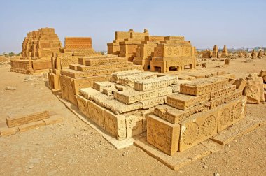     Pakistan 'ın Sindh eyaletindeki Karaçi' nin doğusundaki Chaukhandi mezarları.                     