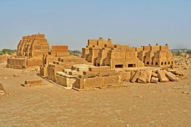     Pakistan 'ın Sindh eyaletindeki Karaçi' nin doğusundaki Chaukhandi mezarları.                     