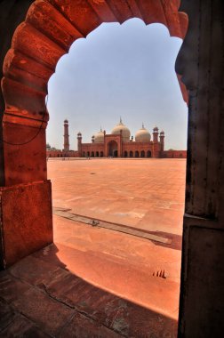 Baadshahi Camii - Pakistan Lahor 'da bir Babür dönemi mescidi..