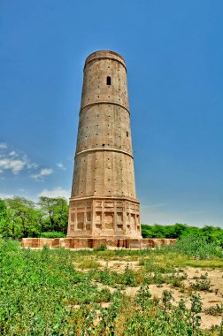 Hiran Minar - Pakistan 'ın Pencap ilindeki Sheikhupura' da 17. yüzyıl Babür dönemi kompleksi. 