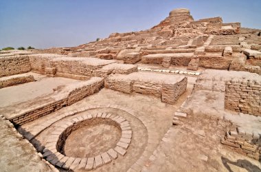 Mohenjo-daro - Pakistan 'ın Sindh eyaletinde bir arkeolojik alan