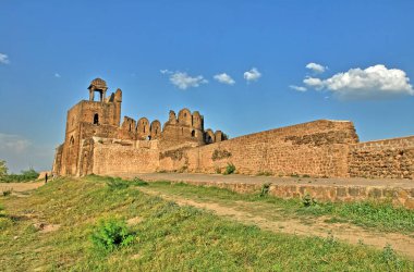 Rohtas Kalesi - Pakistan 'ın Pencap ilindeki Jhelum kenti yakınlarındaki 16. yüzyıl kalesi.