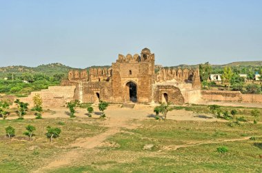 Rohtas Kalesi - Pakistan 'ın Pencap ilindeki Jhelum kenti yakınlarındaki 16. yüzyıl kalesi.