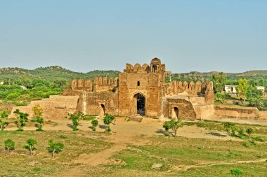 Rohtas Kalesi - Pakistan 'ın Pencap ilindeki Jhelum kenti yakınlarındaki 16. yüzyıl kalesi.