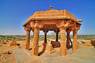 Makli Necropolis - Pakistan 'ın Thatta kenti yakınlarındaki dünyanın en büyük cenaze yerlerinden biri..