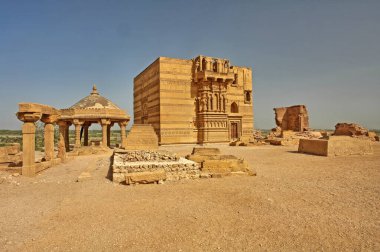 Makli Necropolis - Pakistan 'ın Thatta kenti yakınlarındaki dünyanın en büyük cenaze yerlerinden biri..