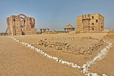 Makli Necropolis - Pakistan 'ın Thatta kenti yakınlarındaki dünyanın en büyük cenaze yerlerinden biri..