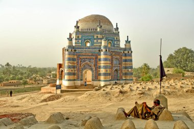 Bibi Jawindi 'nin Mezarı - Uch Şerif, Punjab, Pakistan' daki beş anıttan biri.
