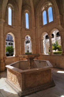 Alcobaa Manastırı - Portekiz 'in Alcobaa kasabasındaki Roma Katolik Kilisesi.
