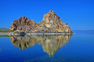 Baykal Gölü Khuzhir Sibirya, Rusya Olkhon Island yakınındaki Shamanka (şamanlar Rock)