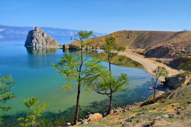Baykal Gölü Khuzhir Sibirya, Rusya Olkhon Island yakınındaki Shamanka (şamanlar Rock)