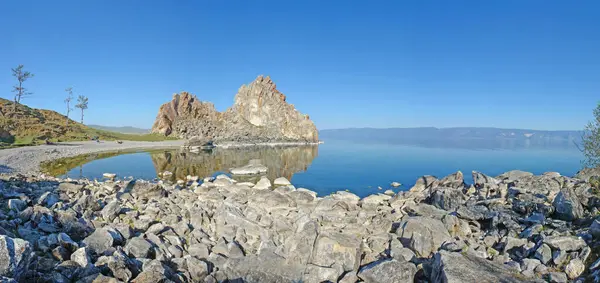 Baykal Gölü Khuzhir Sibirya, Rusya Olkhon Island yakınındaki Shamanka (şamanlar Rock)