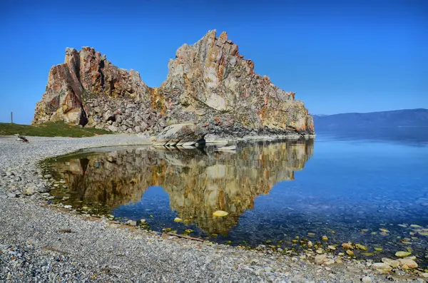 Baykal Gölü Khuzhir Sibirya, Rusya Olkhon Island yakınındaki Shamanka (şamanlar Rock)