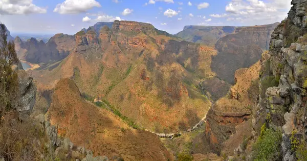 Mpumalanga, Güney Afrika 'daki Blyde Nehri Kanyonu Doğa Koruma Alanı.