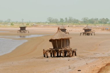 Yangından korunmak için denizdeki ambarlar, Fadiouth Joal, Senegal 