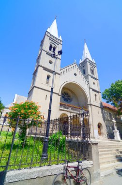 St. Michael 'a adanmış Fransisken manastırı ve kilisesi Subotica kalesinin bulunduğu yerde yer almaktadır.