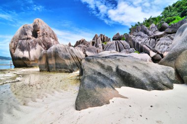 La Digue, Seyşeller sahillerindeki granit kaya oluşumları