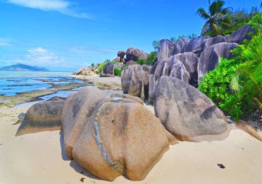 La Digue, Seyşeller sahillerindeki granit kaya oluşumları