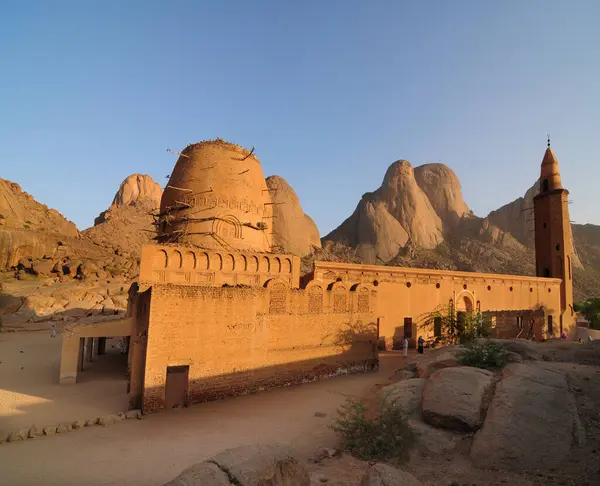 Sudan, Kassla 'daki Taka Dağları' nın eteklerindeki Khatmiyah Sufi mezhebinin camisi.