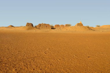 Sudan 'daki güney mezarlığının Meroe Piramitleri