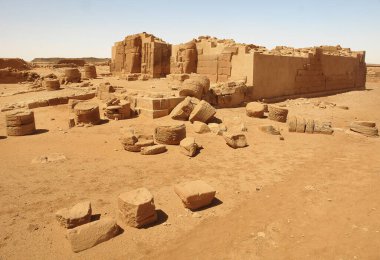  Musawwarat es-Sufra - Modern Sudan 'daki Meroitic tapınak kompleksi.                              