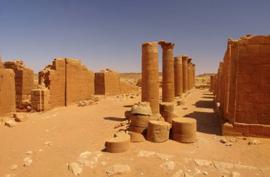  Musawwarat es-Sufra - Modern Sudan 'daki Meroitic tapınak kompleksi.                              