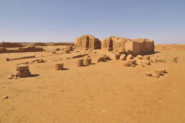  Musawwarat es-Sufra - Modern Sudan 'daki Meroitic tapınak kompleksi.                              