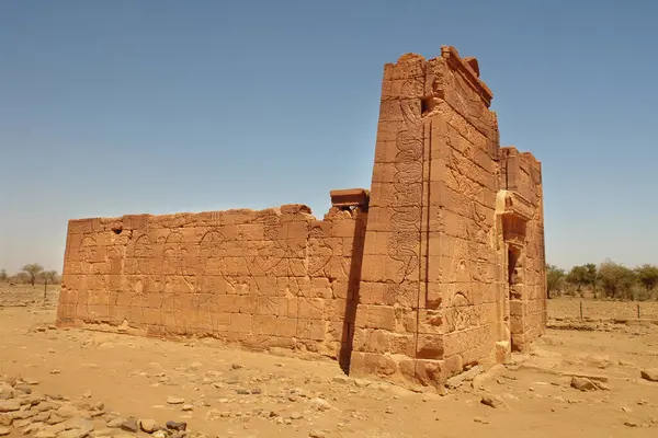 Naqa ya da Naga 'a - Amun tapınağıyla birlikte günümüz Sudan' ında Kushitic Krallığı 'nın yıkılmış antik bir şehri.